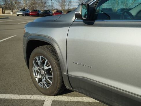 Used 2023 GMC Acadia SLT image 38
