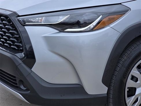 Certified 2025 Toyota Corolla Cross L image 6