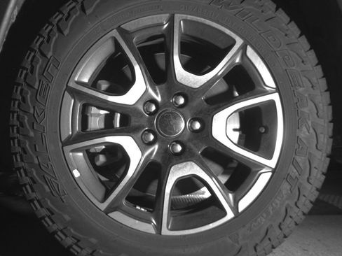 Used 2025 Jeep Compass Trailhawk w/ Trailer Tow Group AWD/4WD image 12
