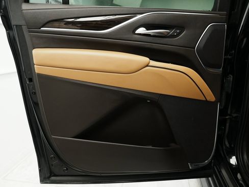 Used 2021 Cadillac Escalade ESV Premium Luxury image 15