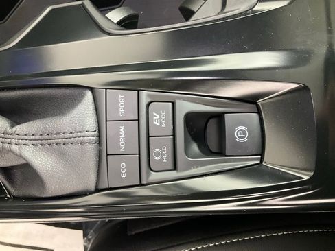 Used 2025 Toyota Camry SE image 21