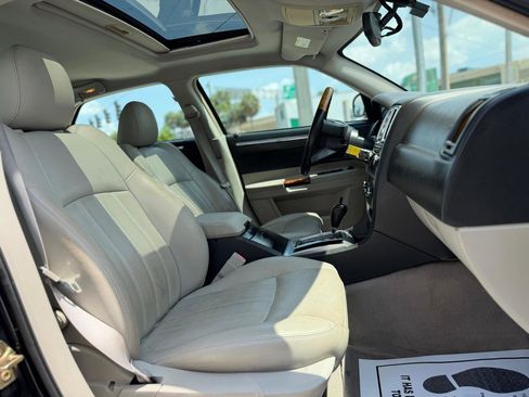Used 2006 Chrysler 300 C RWD image 13