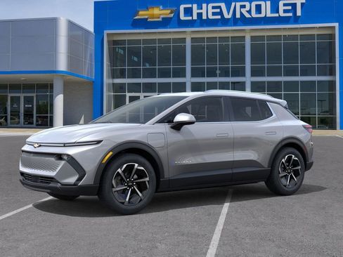 New 2026 Chevrolet Equinox EV LT image 2