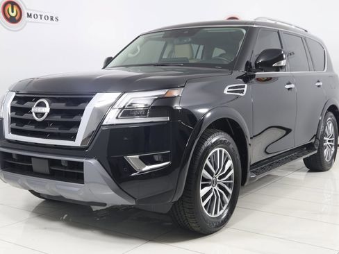 Used 2024 Nissan Armada SL w/ Captain's Chairs Package image 5