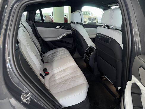 New 2026 BMW X6 xDrive40i w/ Climate Comfort Package image 11