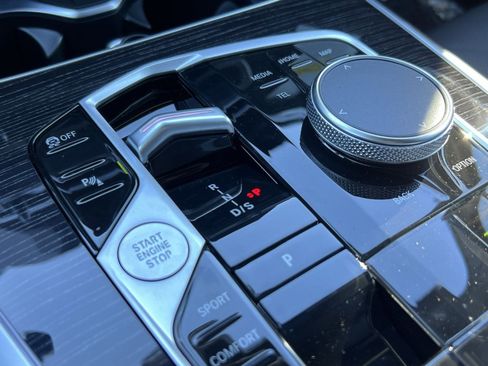 New 2026 BMW X7 xDrive40i w/ M Sport Package image 19