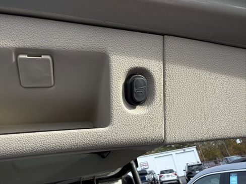 Used 2016 GMC Yukon Denali image 10