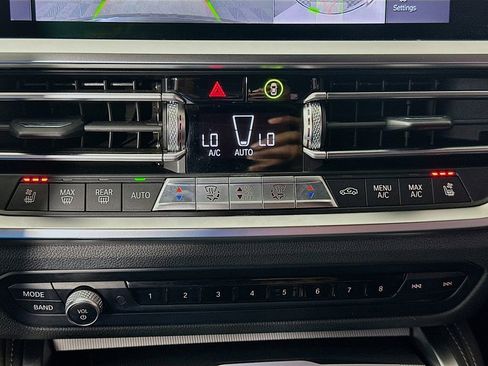 Used 2021 BMW 440i xDrive M440i xDrive w/ Premium Package image 16