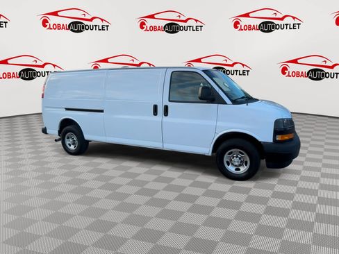 Used 2023 Chevrolet Express 3500 Extended w/ Driver Convenience Package RWD image 9