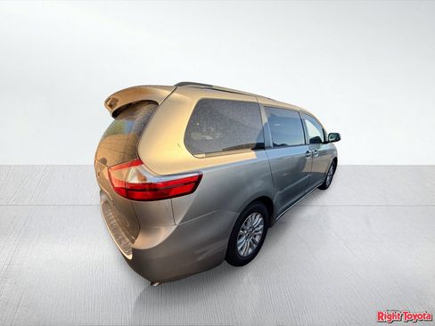 Used 2016 Toyota Sienna XLE FWD image 4