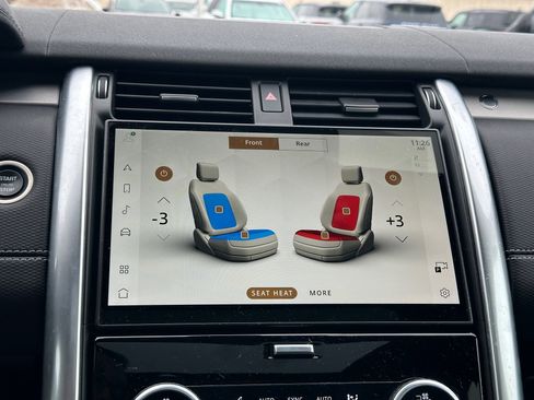 Used 2024 Land Rover Discovery Dynamic SE image 15