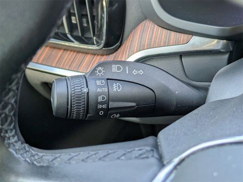 Used 2024 Volvo S60 B5 Plus image 32