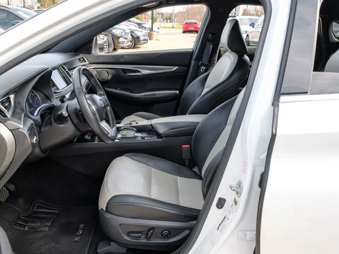 Used 2024 INFINITI QX55 Luxe image 4