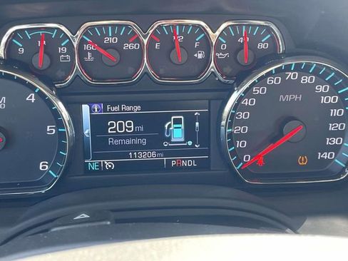 Used 2018 Chevrolet Suburban LT AWD/4WD image 27