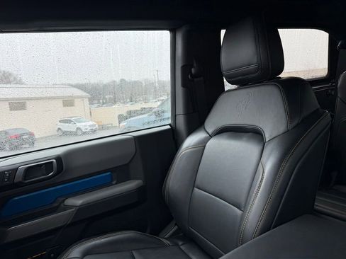 Used 2022 Ford Bronco Badlands image 28