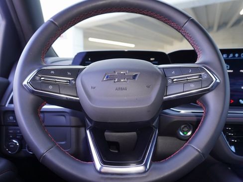 Used 2025 Chevrolet Suburban RST image 24