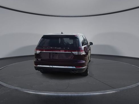 Used 2020 Lincoln Aviator Reserve w/ Equipment Group 202A image 7