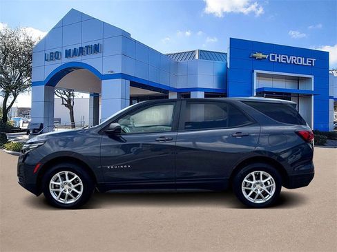 Used 2022 Chevrolet Equinox LS w/ LS Convenience Package image 8