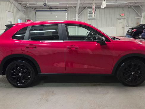 Used 2024 Honda HR-V Sport image 9