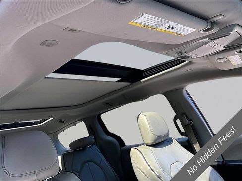 Used 2019 Chrysler Pacifica Limited FWD image 20