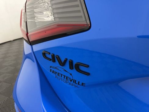 Certified 2022 Honda Civic Sport Touring image 3