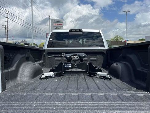 New 2026 RAM 3500 Big Horn AWD/4WD image 17