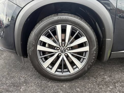 Used 2022 Nissan Pathfinder Platinum AWD/4WD image 14