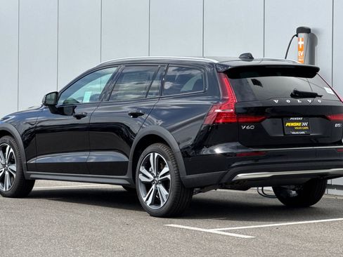New 2026 Volvo V60 B5 Cross Country Plus w/ Climate Package AWD/4WD image 3