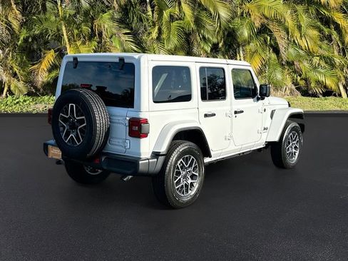 Used 2026 Jeep Wrangler Sahara image 5