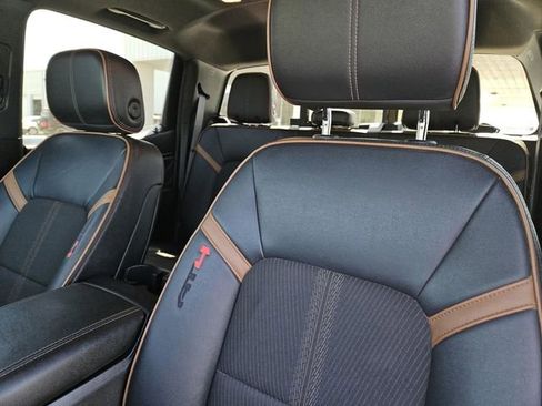 Used 2024 GMC Canyon AT4 image 28