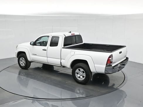 Used 2014 Toyota Tacoma PreRunner image 38