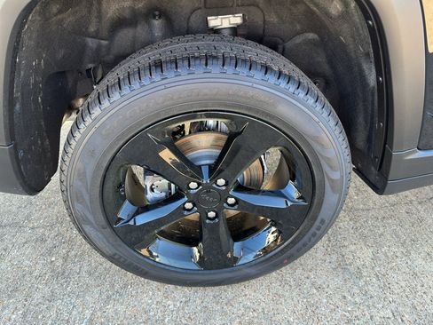 New 2026 Jeep Grand Cherokee Limited w/ Limited Altitude Package RWD image 8