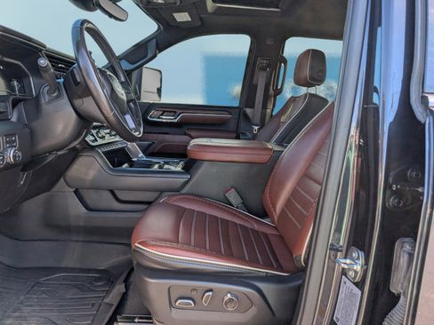 Used 2024 GMC Sierra 3500 Denali Ultimate image 18