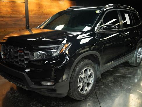 Used 2023 Honda Passport TrailSport image 2