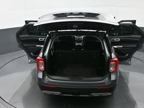 Used 2023 Ford Explorer XLT w/ Equipment Group 202A AWD/4WD image 46