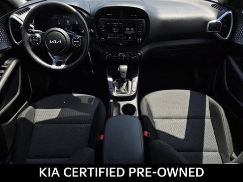 Certified 2025 Kia Soul LX w/ LX Technology Package FWD image 15