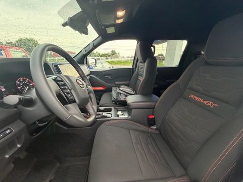 Used 2025 Nissan Frontier PRO-4X AWD/4WD image 10