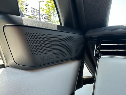 Used 2024 Land Rover Range Rover Sport SE image 22