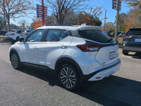 Used 2021 Nissan Kicks SR image 7