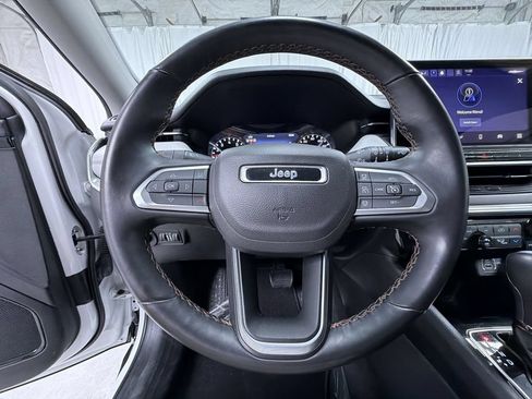 Used 2022 Jeep Compass Limited AWD/4WD image 16