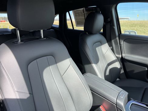 Used 2025 Mercedes-Benz GLA 250 image 35