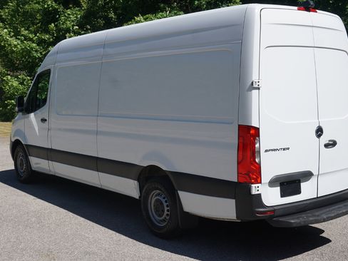 Used 2022 Mercedes-Benz Sprinter 2500 image 3