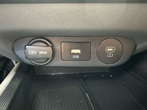 Used 2025 Hyundai Elantra SEL FWD image 39
