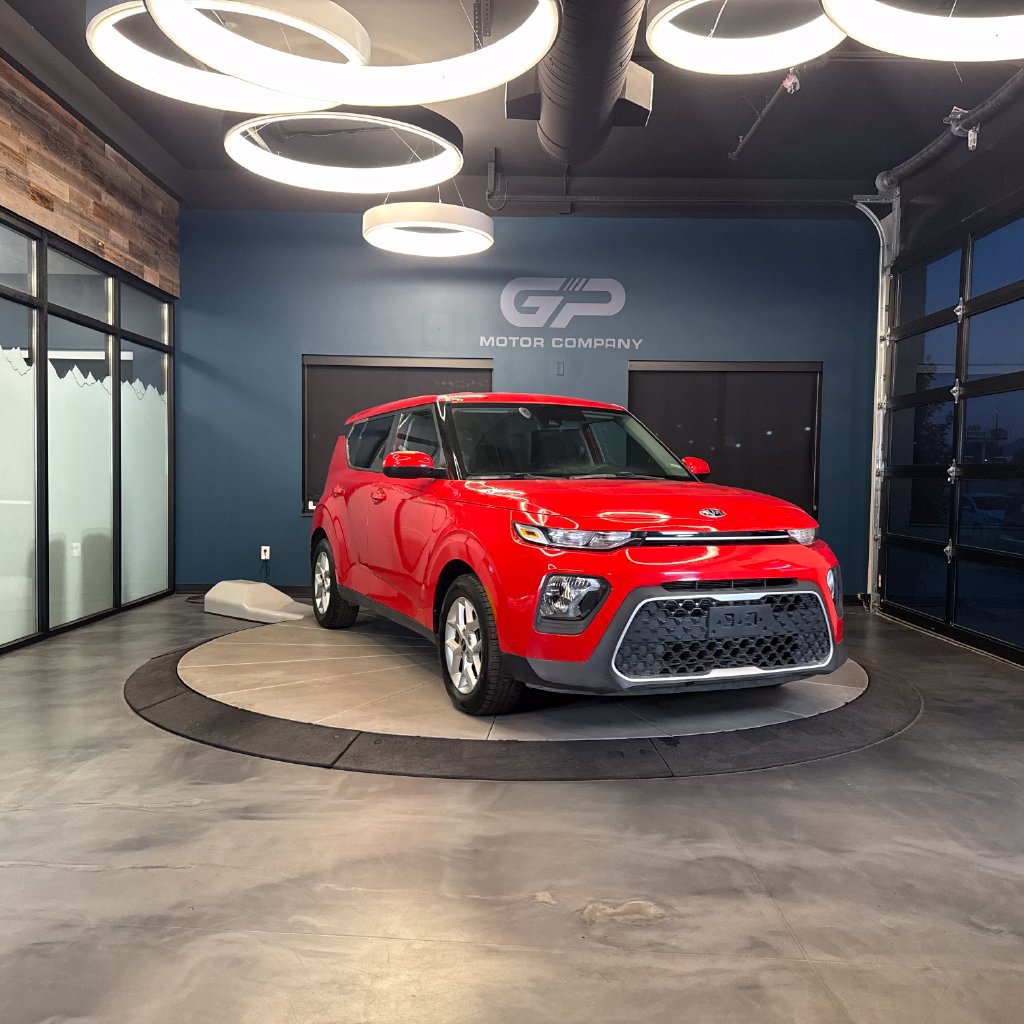 Used 2020 Kia Soul S FWD image 1