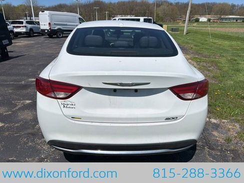 Used 2015 Chrysler 200 Limited w/ Convenience Group FWD image 4