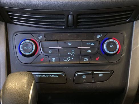 Used 2018 Ford Escape SE image 21