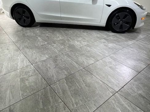 Used 2023 Tesla Model 3 Standard Range image 18