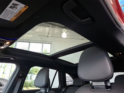 New 2026 Mercedes-Benz GLC 350e 4MATIC image 13