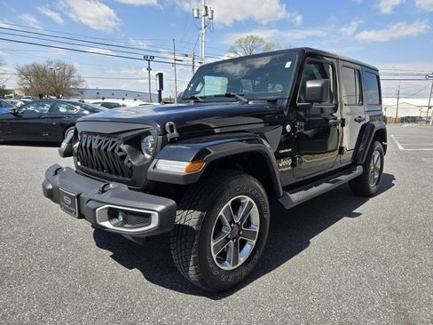 Used 2018 Jeep Wrangler Unlimited Sahara image 12