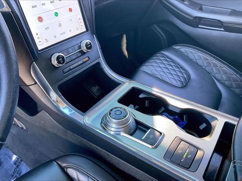 Used 2023 Ford Edge Titanium image 19